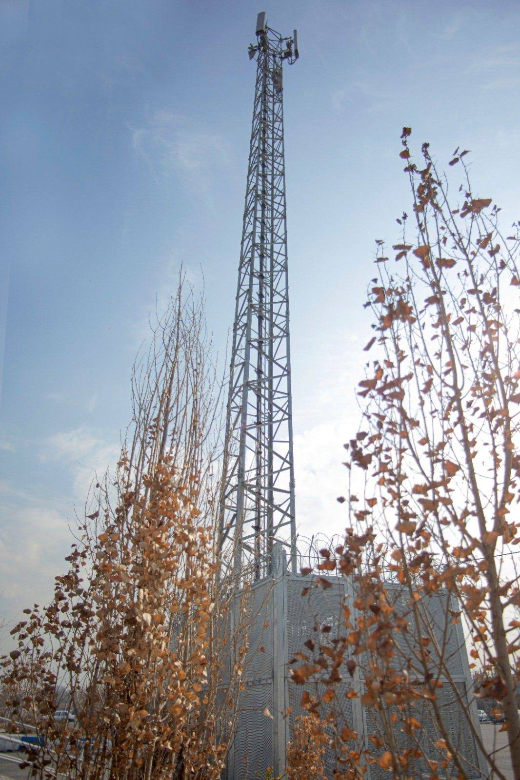 Powerst telecommunication tower